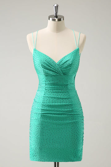 Vestido de fiesta corto ajustado con cuentas espalda descubierta y tirantes finos de color verde